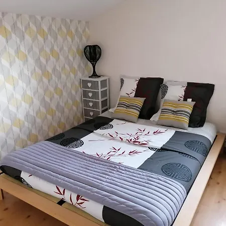 Le Scarlett Apartment